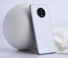 OnePlus推出独家的香槟白OnePlus 7T