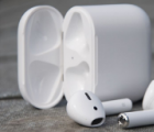 苹果AirPods3耳机泄漏了更新的设计和新的充电盒