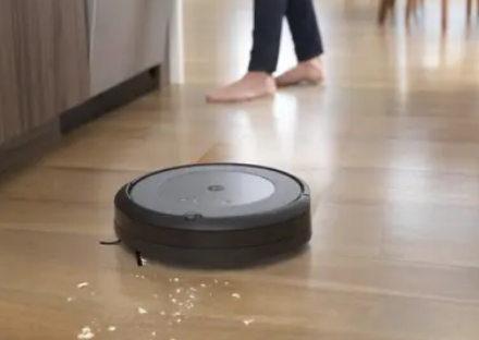 购买 iRobot Roomba Combo i5+ 扫地机器人立省 200 美元