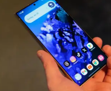 GalaxyS24首次更新修复了相机和显示屏